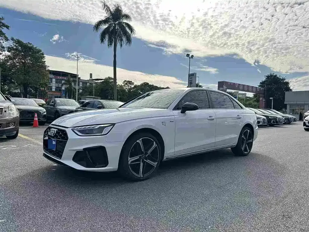 Audi A4L 2024 из CN, фото 1