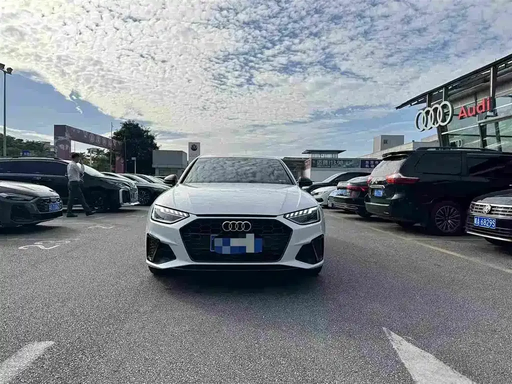 Audi A4L 2024 из CN, фото 2