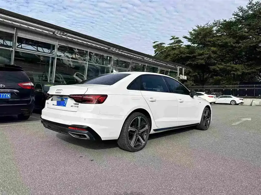 Audi A4L 2024 из CN, фото 4