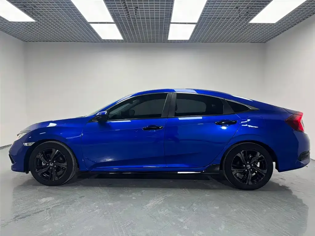 Honda Civic 2022 из CN, фото 2