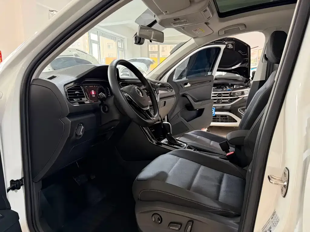 Volkswagen T-Roc 2022 из CN, фото 8