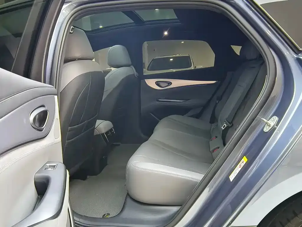 BYD Seal 07 DM-i 2025 из CN, фото 10