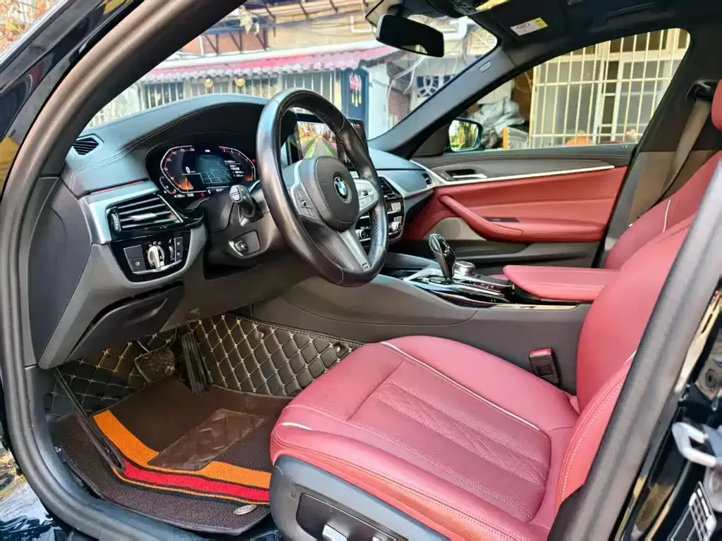 BMW 5 Series 2023 из CN, фото 5