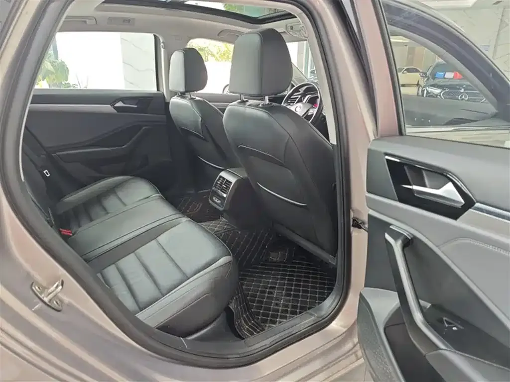 Volkswagen Sagitar 2021 из CN, фото 2