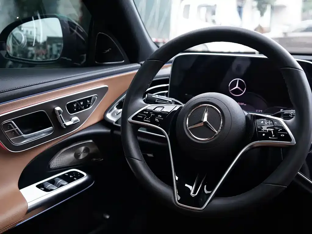 Mercedes-Benz E-Class — фото 10