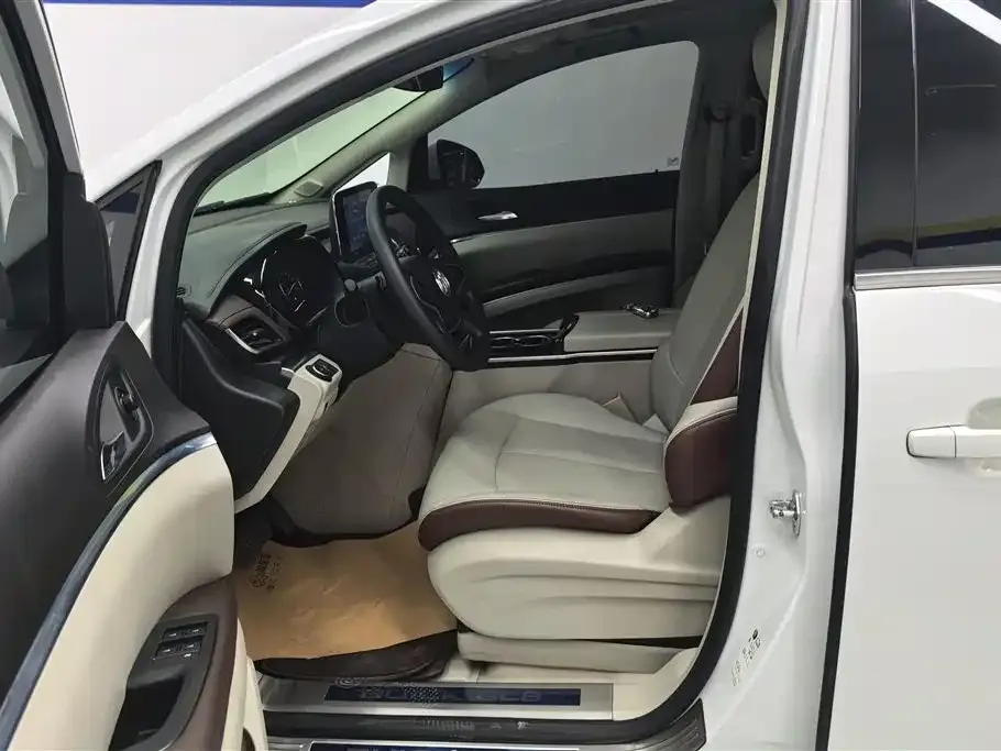 Buick GL8 2021 из CN, фото 9