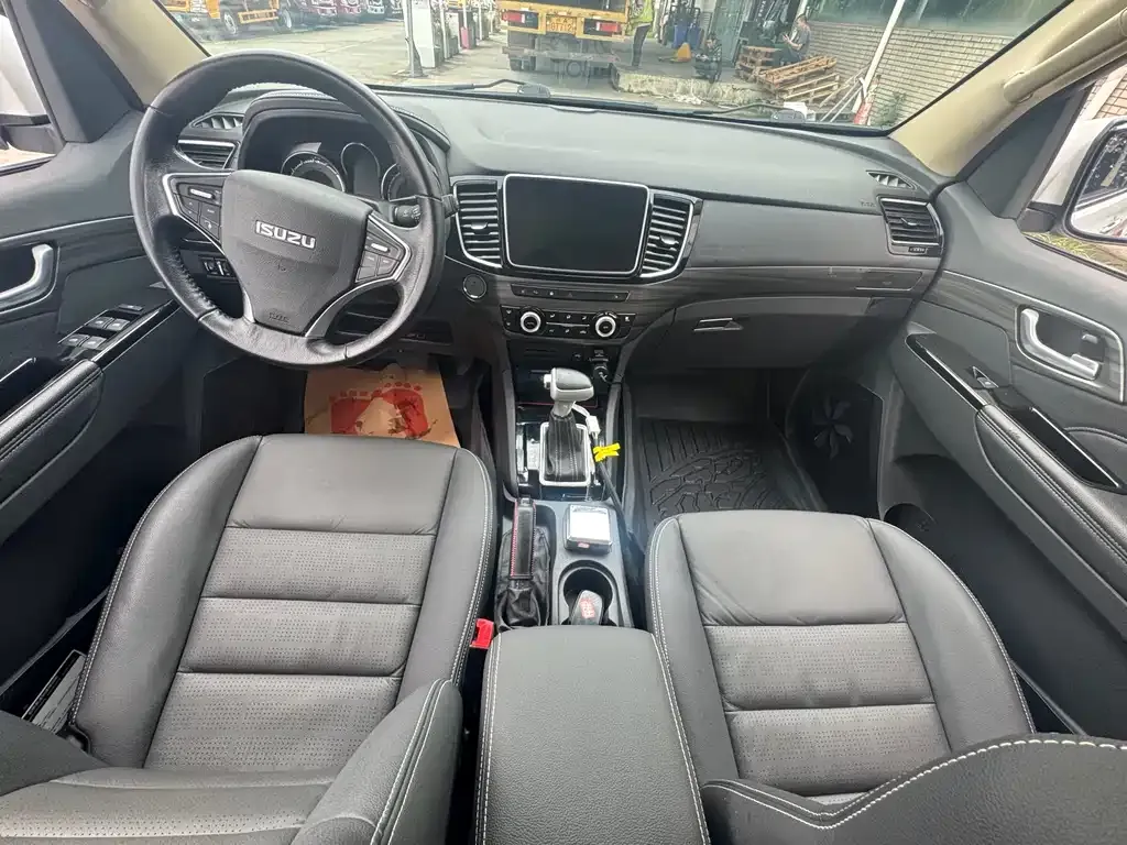 Isuzu MU-X 2022 из CN, фото 10