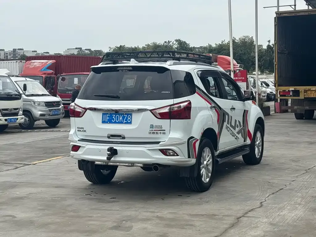 Isuzu MU-X 2022 из CN, фото 4
