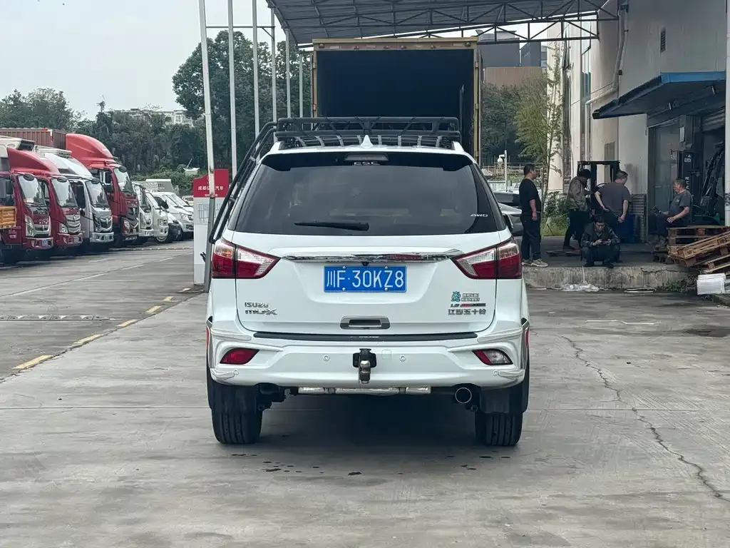Isuzu MU-X 2022 из CN, фото 5