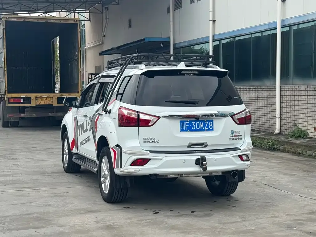 Isuzu MU-X 2022 из CN, фото 6