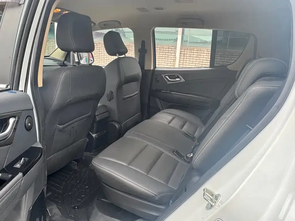 Isuzu MU-X 2022 из CN, фото 9