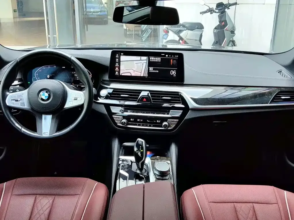 BMW 5 Series — фото 8