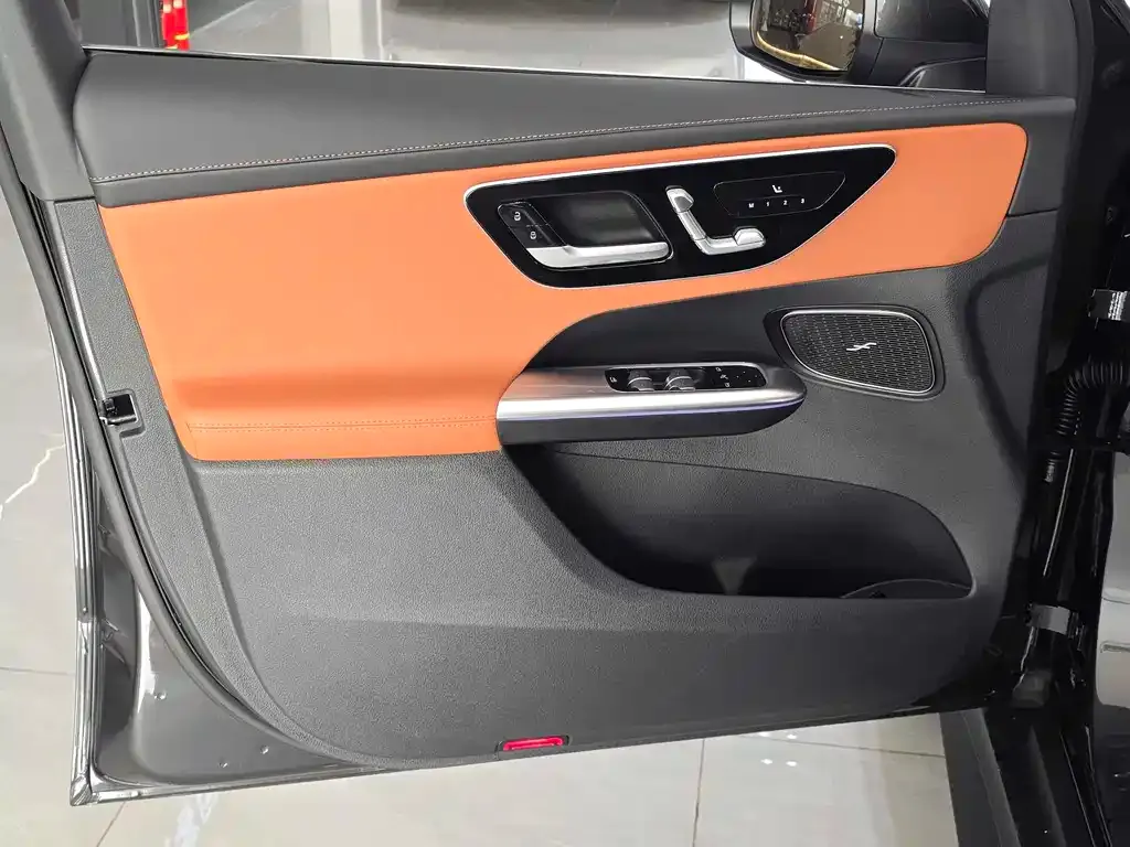 Mercedes-Benz GLC 2024 из CN, фото 6