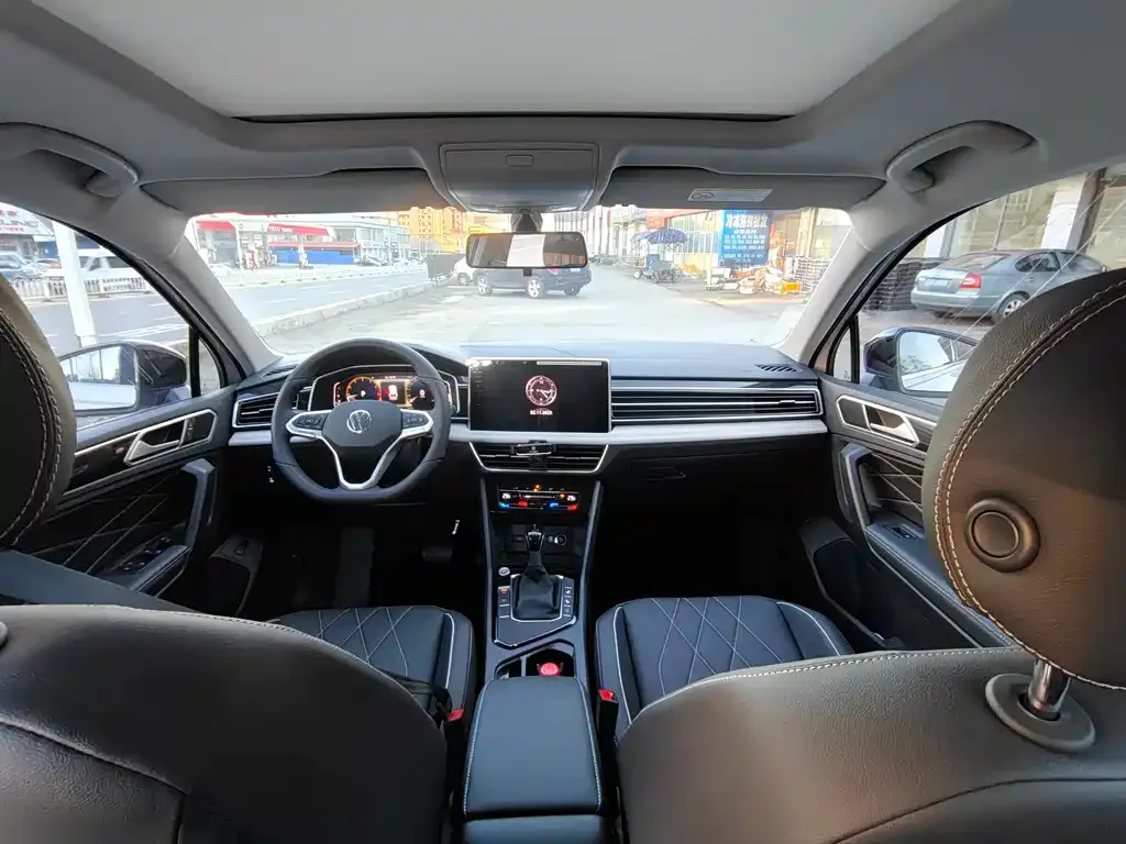 Volkswagen Tiguan L 2025 из CN, фото 4