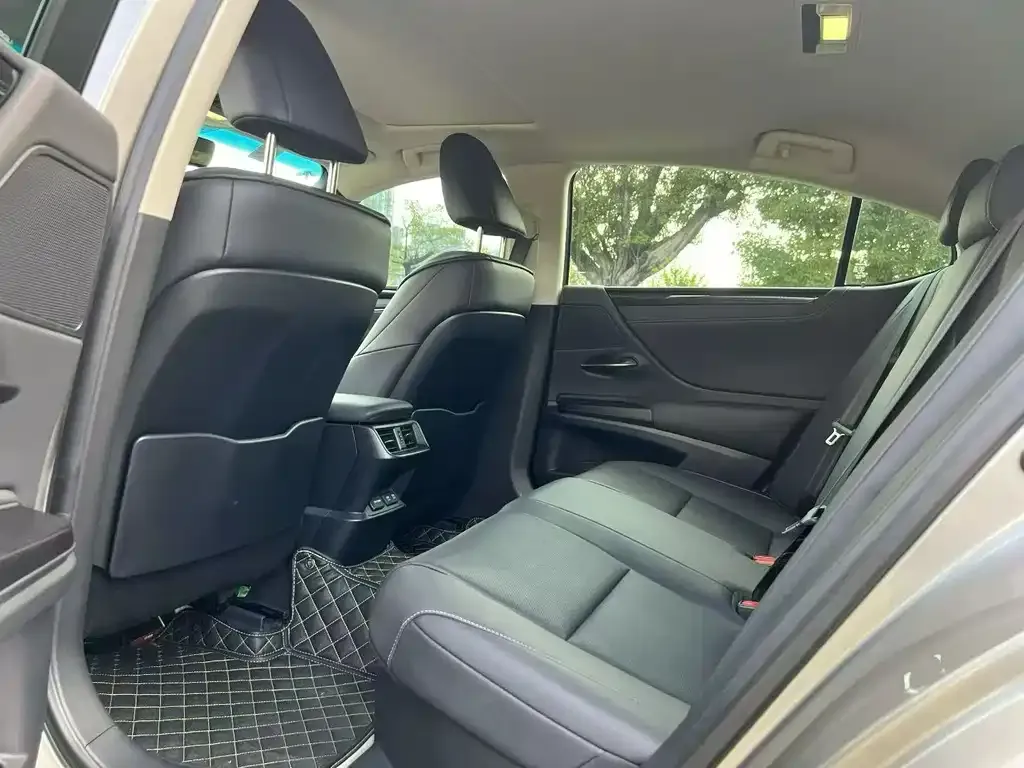 Lexus ES 2021 из CN, фото 5