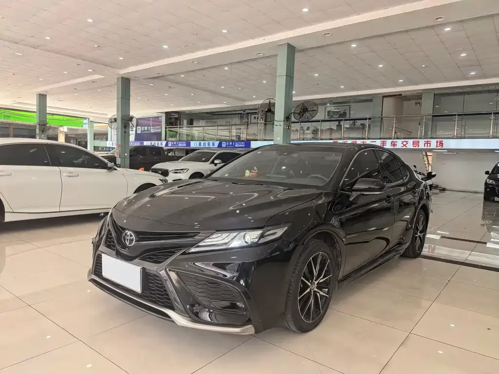 Toyota Camry 2024 из CN, фото 1