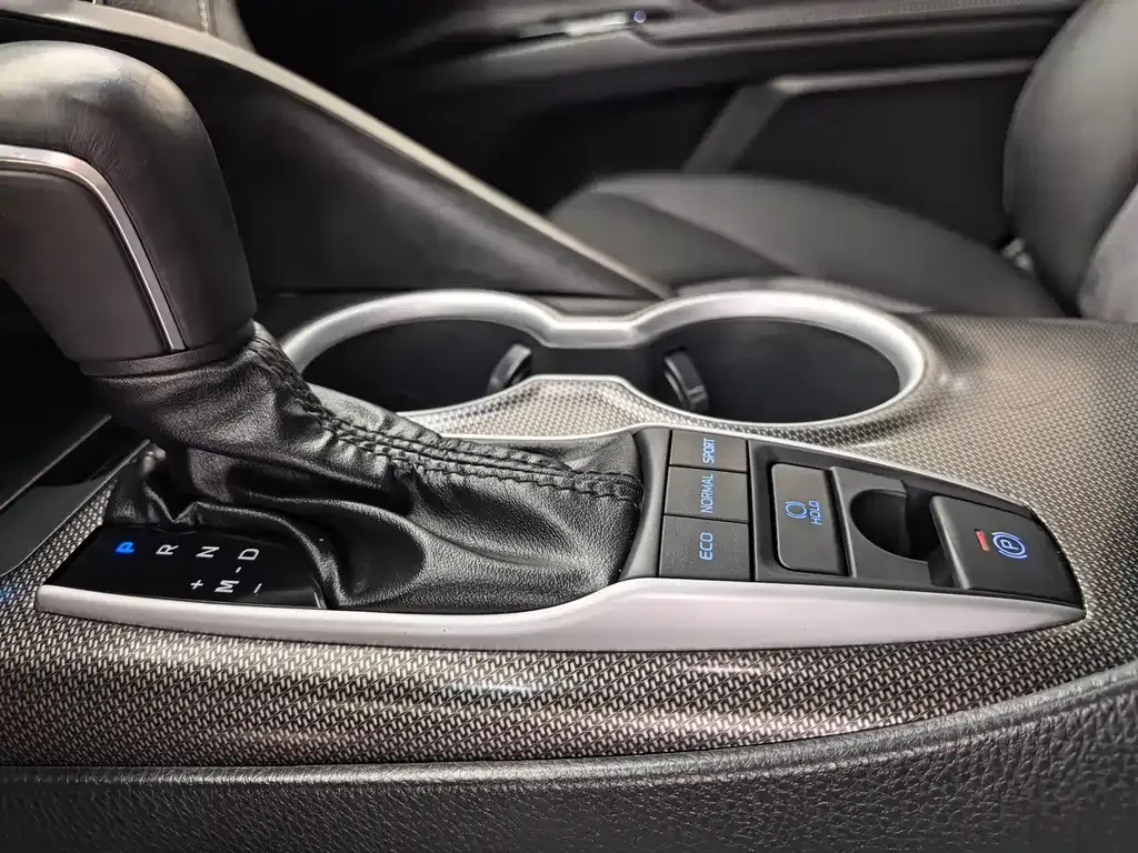 Toyota Camry 2024 из CN, фото 10