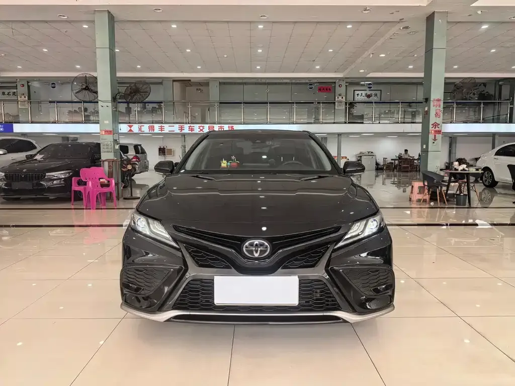 Toyota Camry 2024 из CN, фото 2