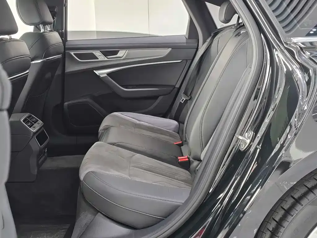 Audi A6L 2024 из CN, фото 8