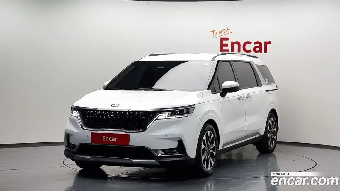 Kia Carnival — фото 1