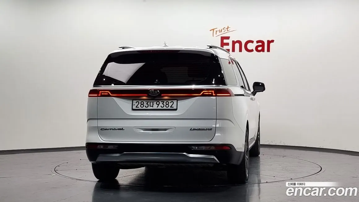 Kia Carnival — фото 4