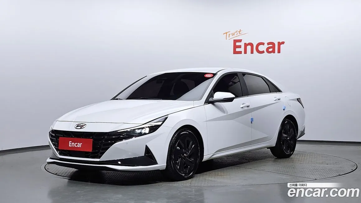 Hyundai AVANTE — фото 1