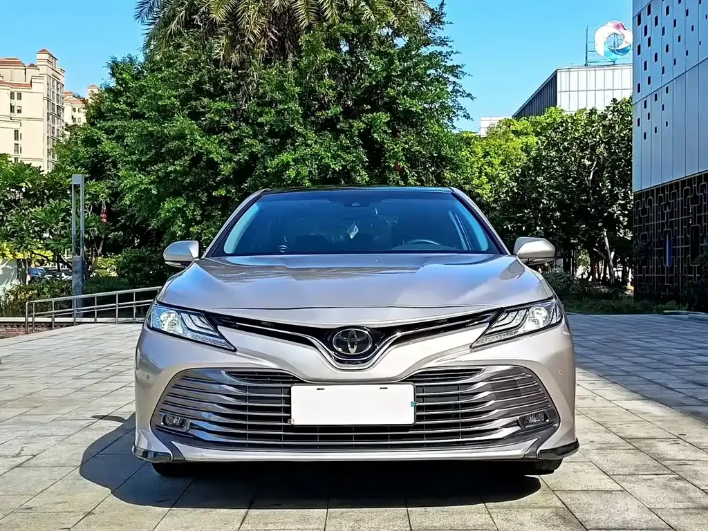 Toyota Camry 2021 из CN, фото 2