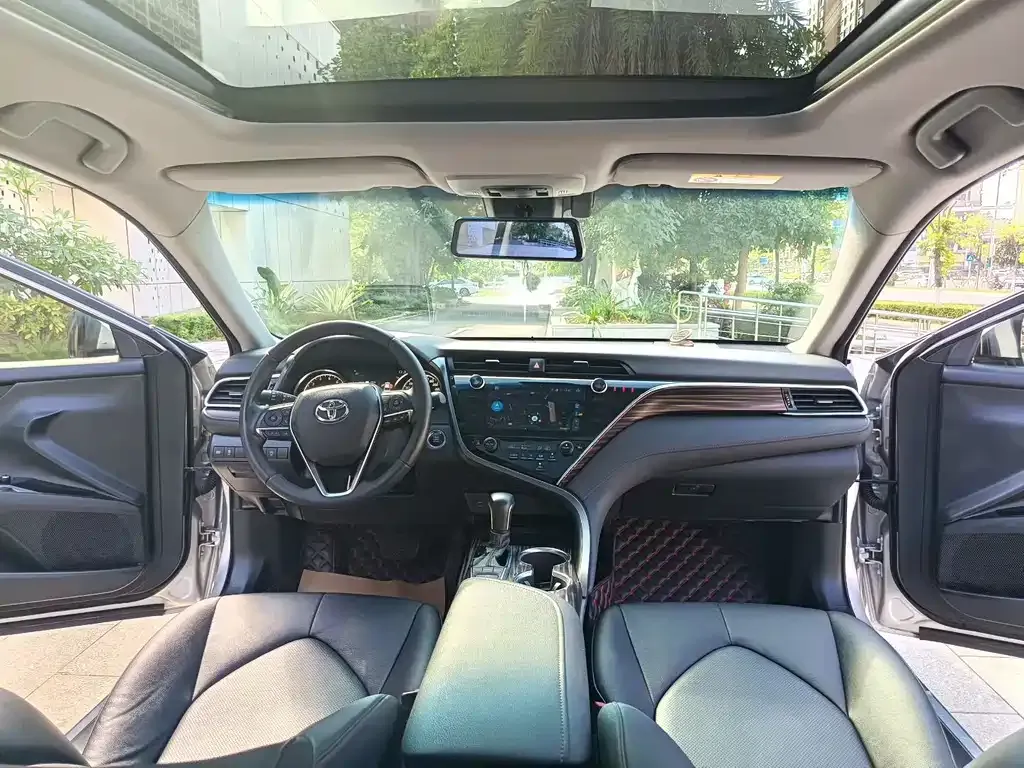 Toyota Camry 2021 из CN, фото 5