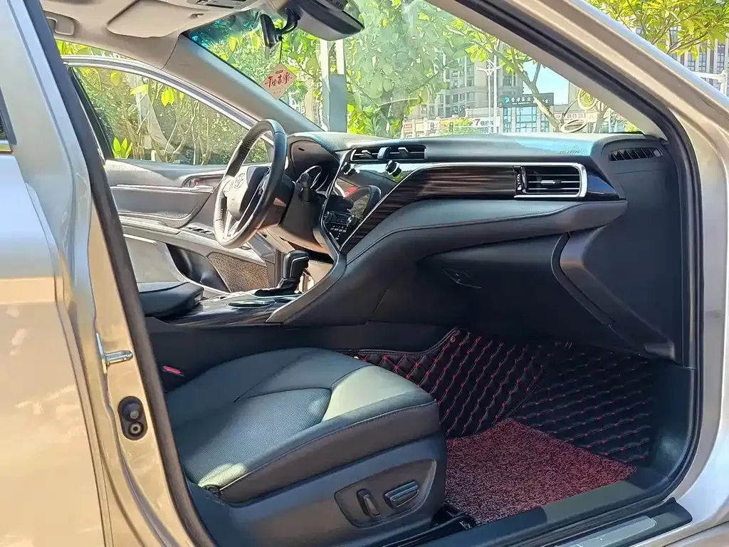 Toyota Camry 2021 из CN, фото 6