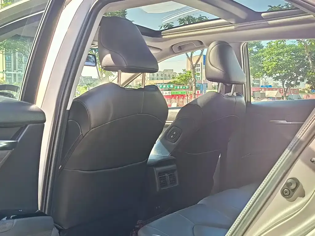 Toyota Camry 2021 из CN, фото 7
