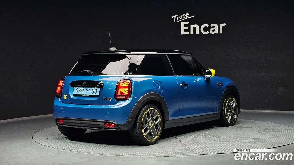 Mini Cooper 2024 из KR, фото 2