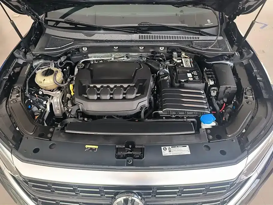 Volkswagen Passat 2023 из CN, фото 10