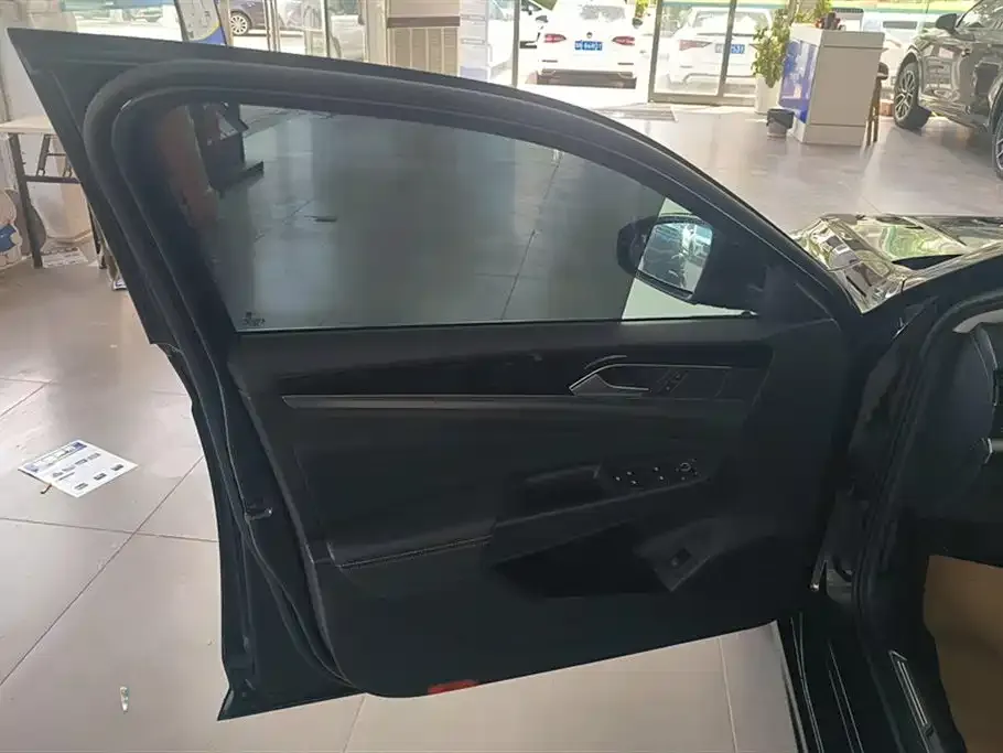 Volkswagen Passat 2023 из CN, фото 7