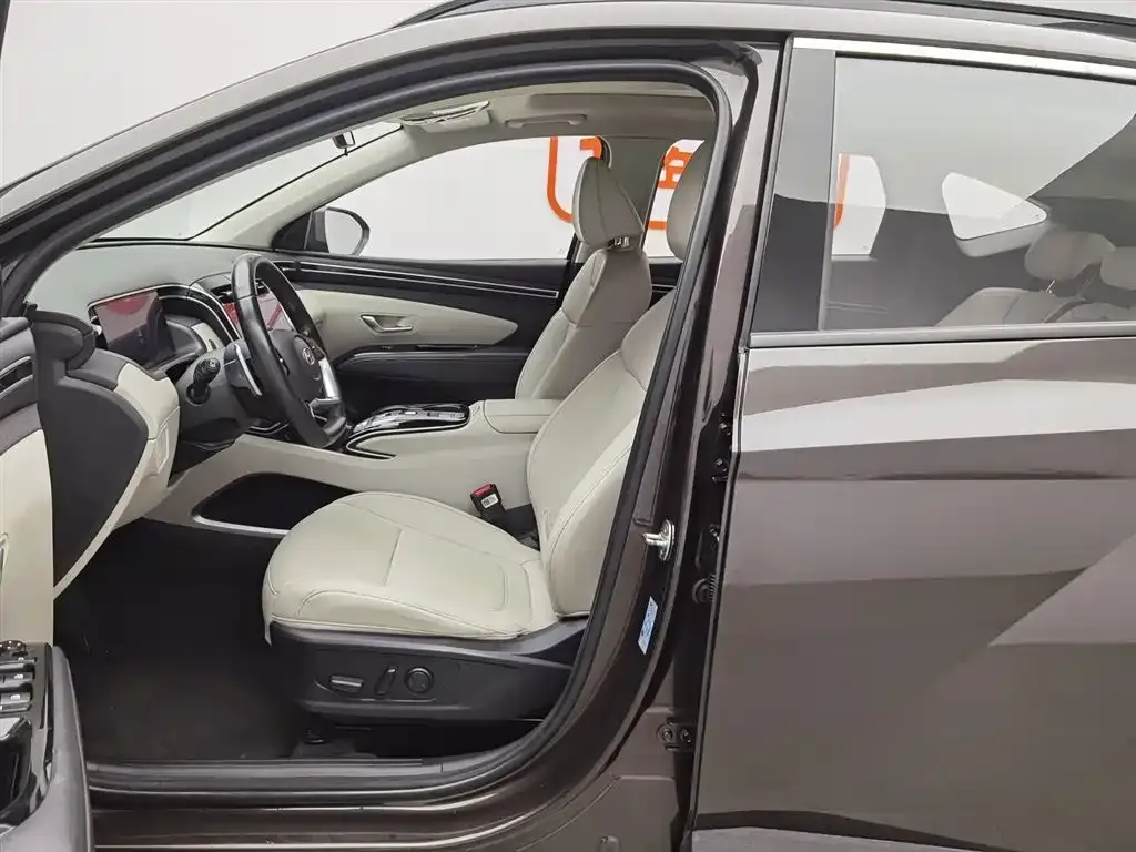 Hyundai Tucson 2021 из CN, фото 8
