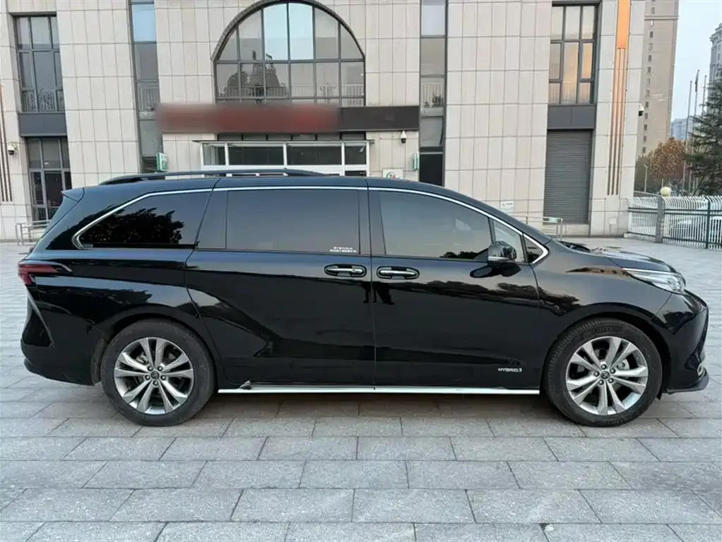 Toyota Sienna 2023 из CN, фото 10