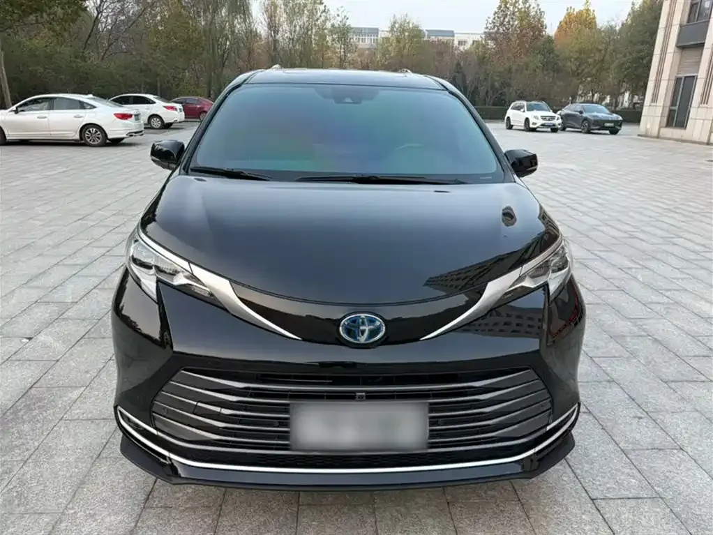 Toyota Sienna 2023 из CN, фото 7