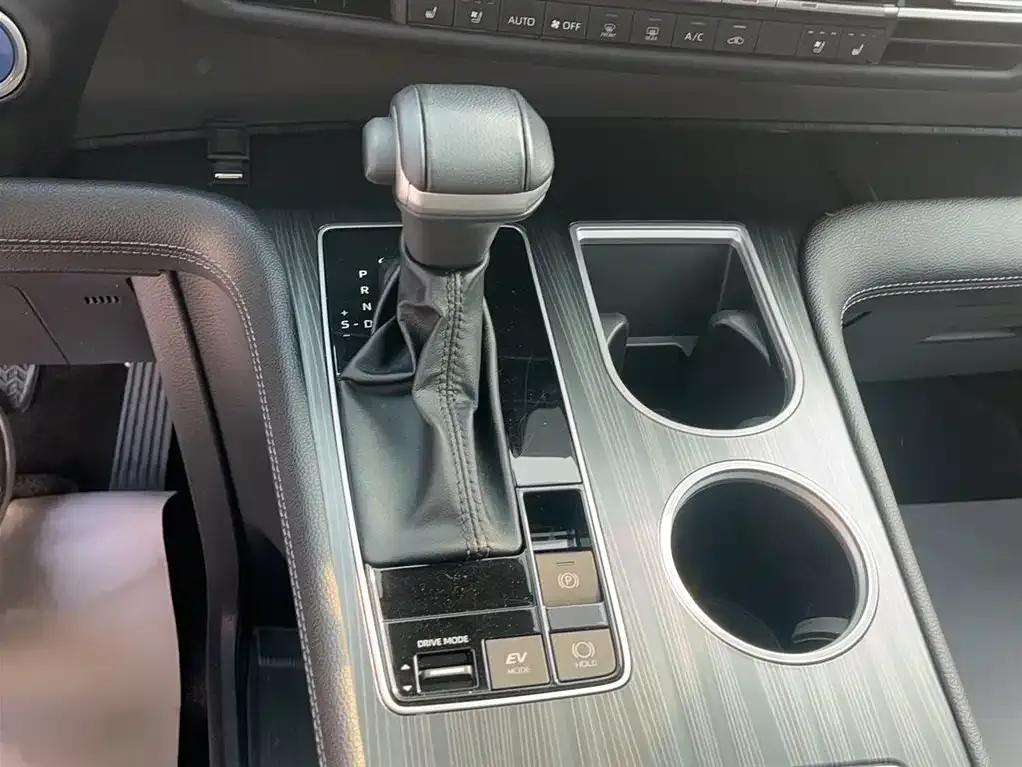 Toyota Sienna 2023 из CN, фото 9