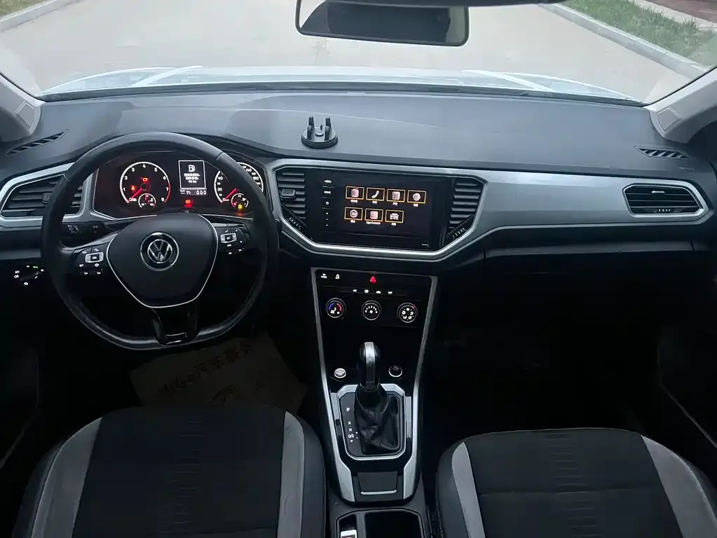 Volkswagen T-Roc 2023 из CN, фото 8