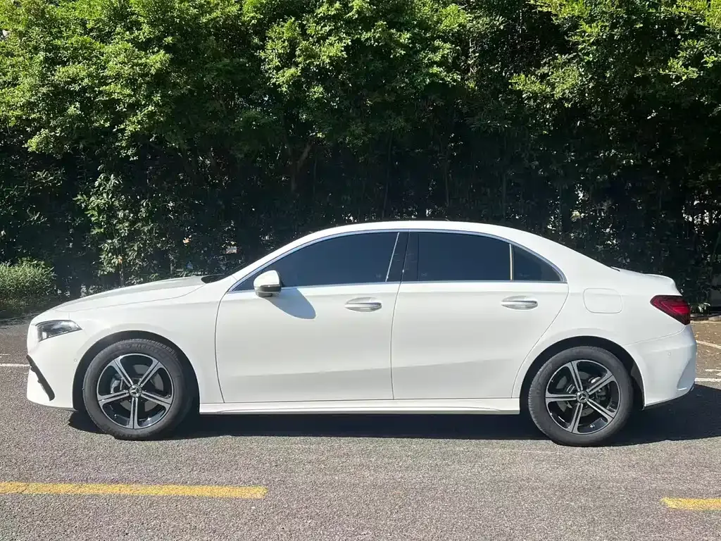 Mercedes-Benz A-Class 2024 из CN, фото 10