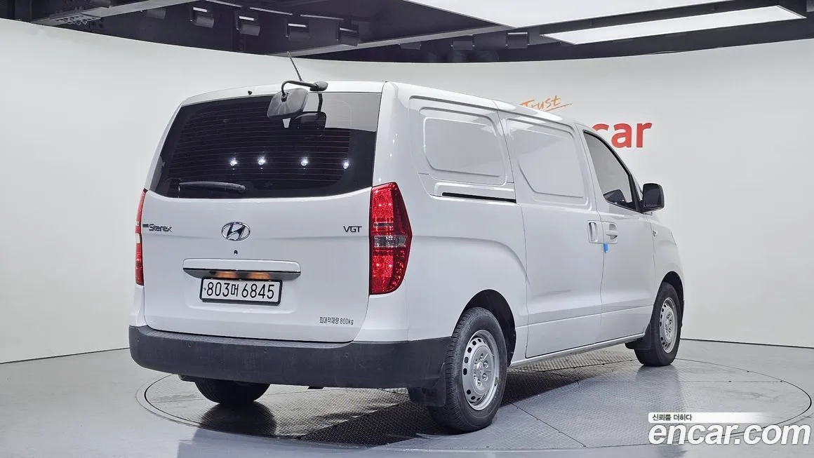 Hyundai Starex — фото 2