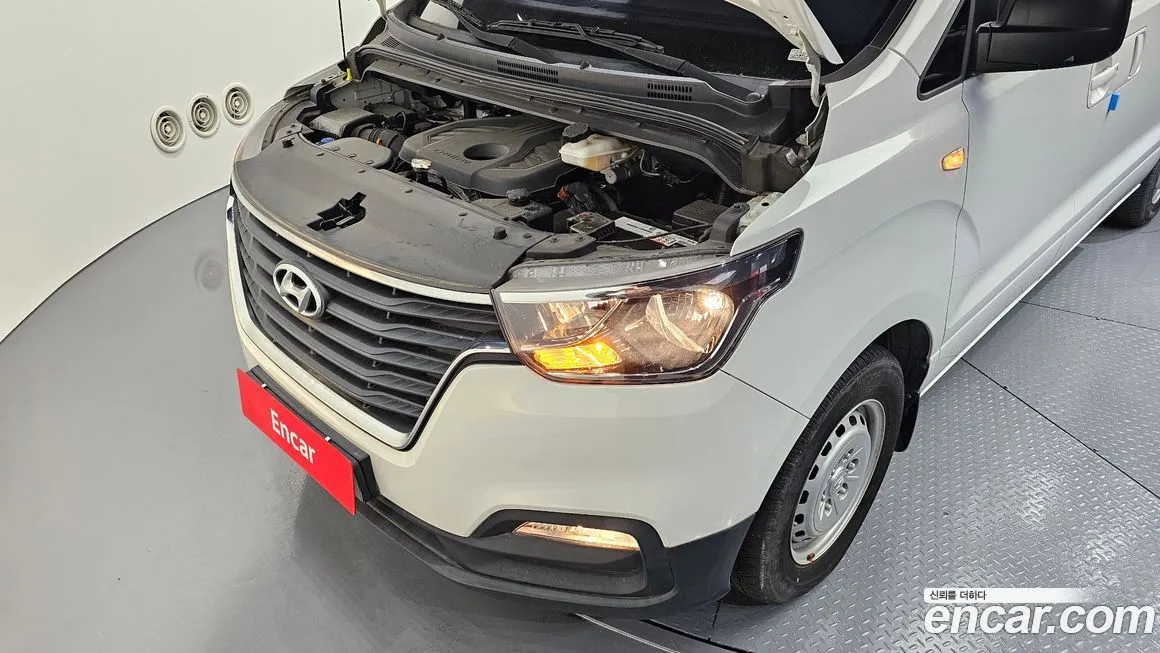 Hyundai Starex — фото 6