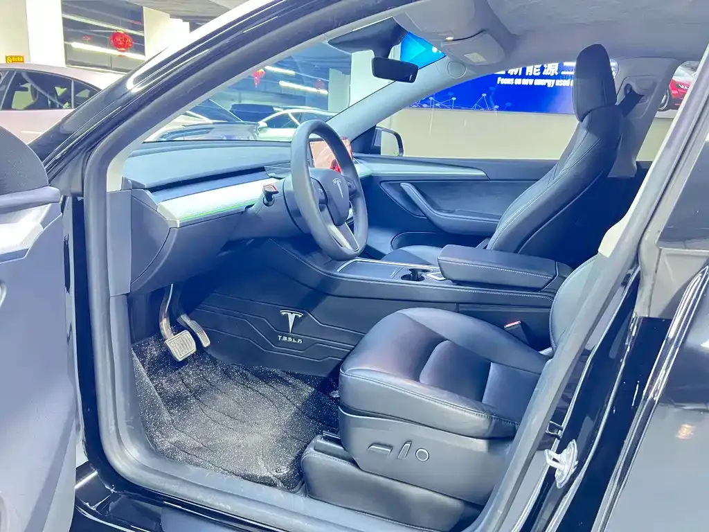 Tesla Model Y 2023 из CN, фото 3