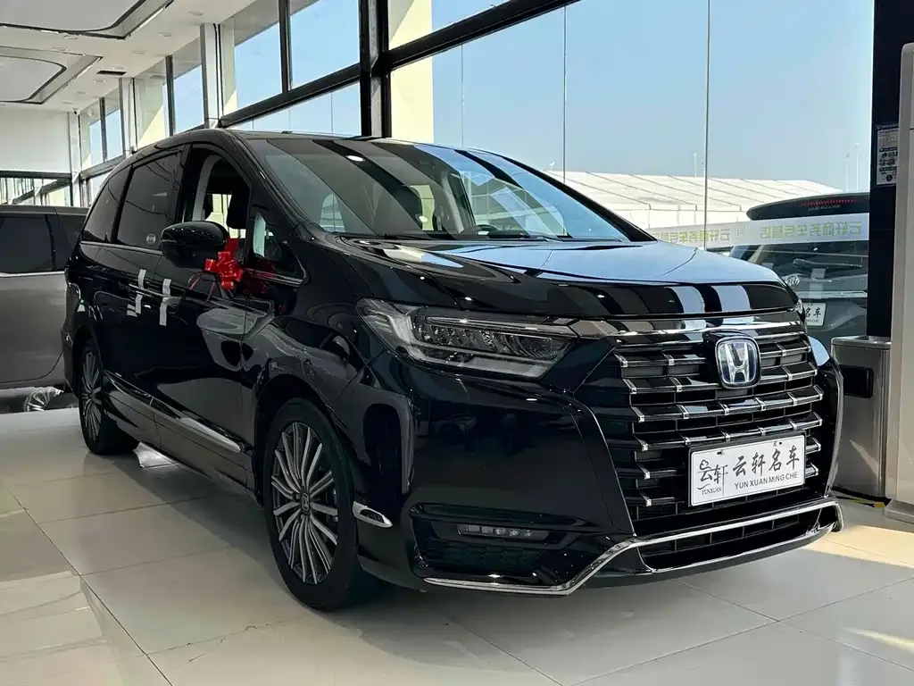 Honda Elysion 2023 из CN, фото 3