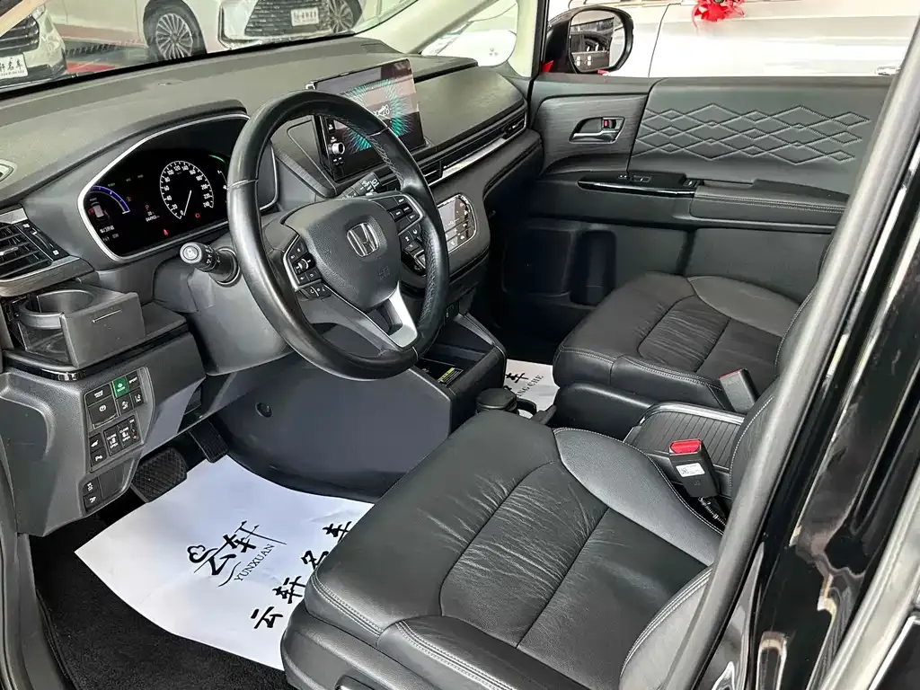 Honda Elysion 2023 из CN, фото 4