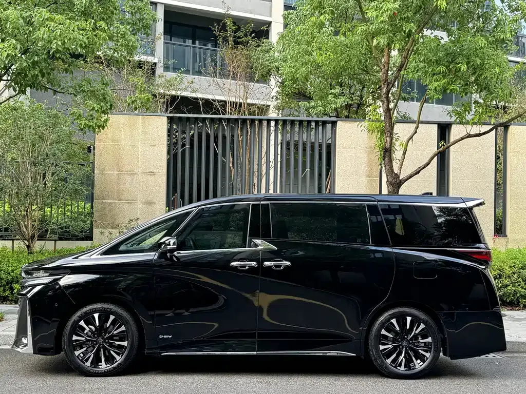 Toyota Vellfire 2025 из CN, фото 3