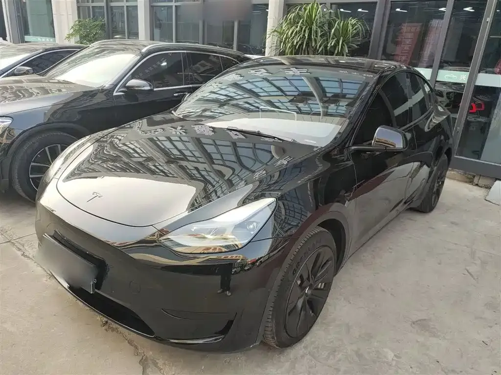 Tesla Model Y 2023 из CN, фото 2