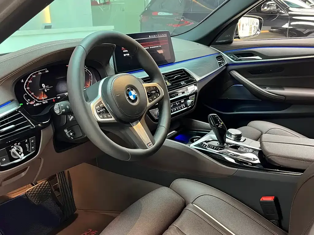 BMW 5 Series 2023 из CN, фото 7