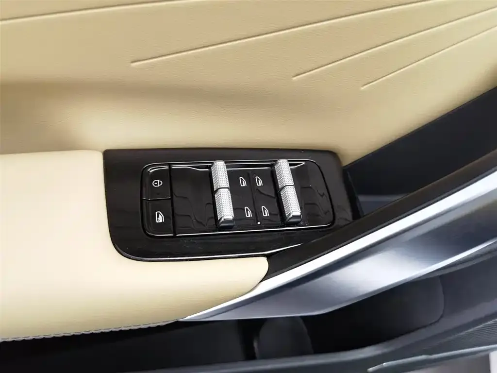 Geely Boyue L 2023 из CN, фото 9
