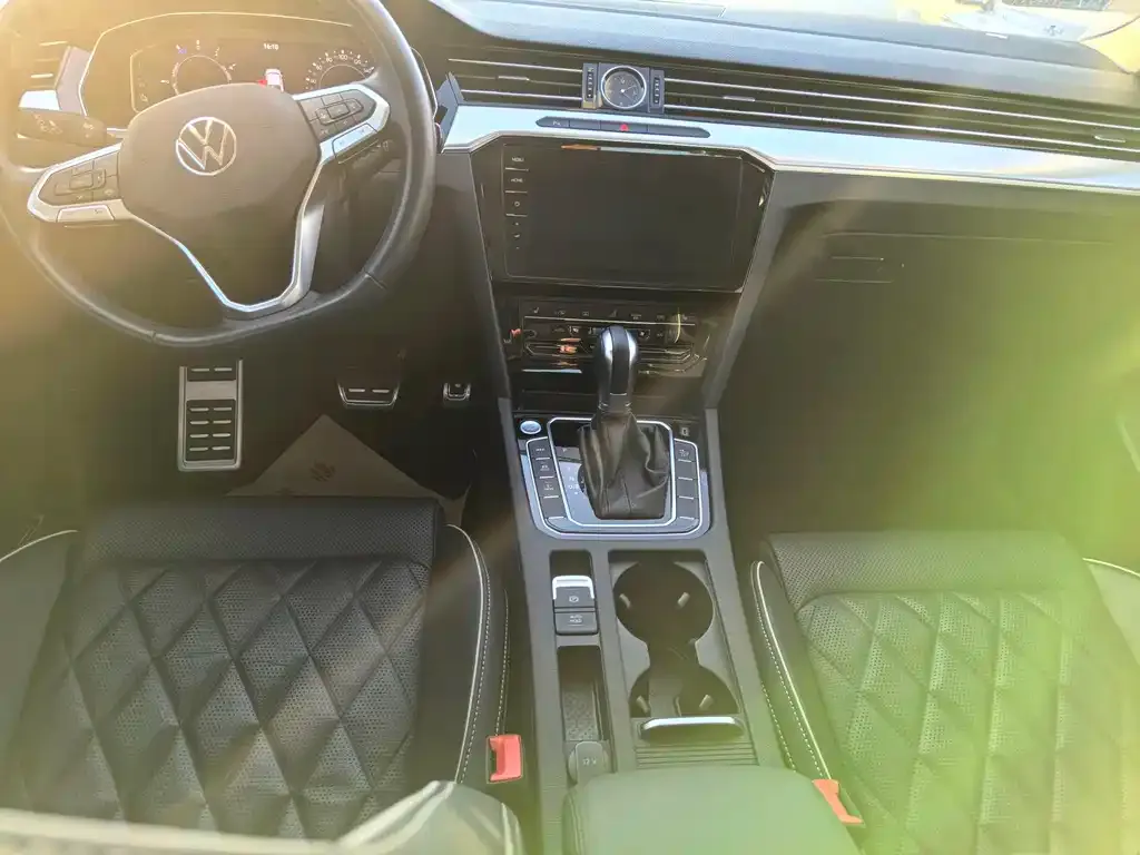 Volkswagen Magotan GTE PHEV 2024 из CN, фото 6