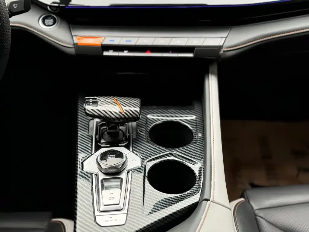 Changan UNI-V 2023 из CN, фото 8